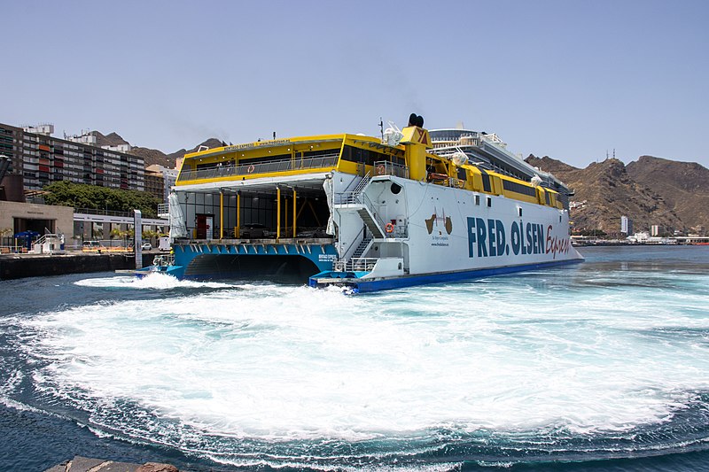 File:At Port of Santa Cruz de Tenerife 2021 040.jpg