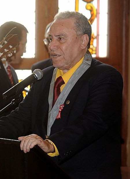 Augusto Polo Campos.jpg