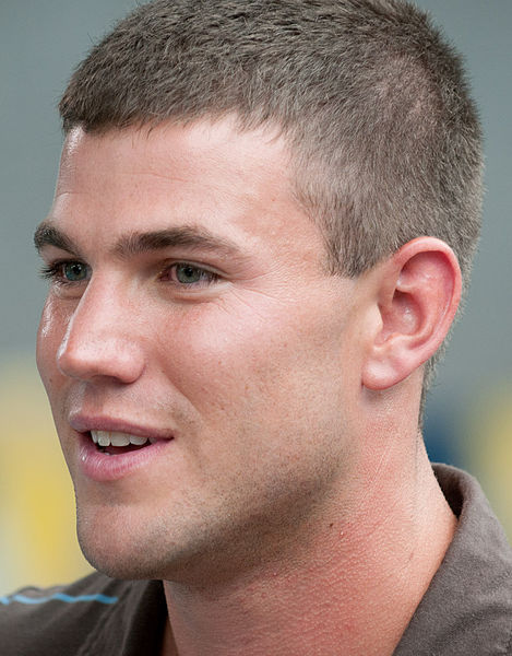 File:Austin Stowell-DolphinTale (cropped).jpg