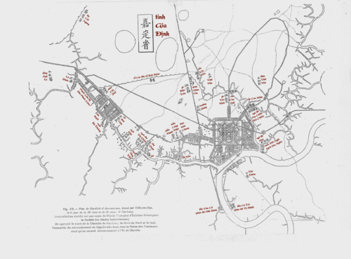 Bản đồ tỉnh Gia Định năm 1815 do Trần Văn Học vẽ (có chú thích các địa danh) thể hiện con đường cái quan từ thành Bát Quái về vùng Chợ Lớn và miền Tây Nam Bộ