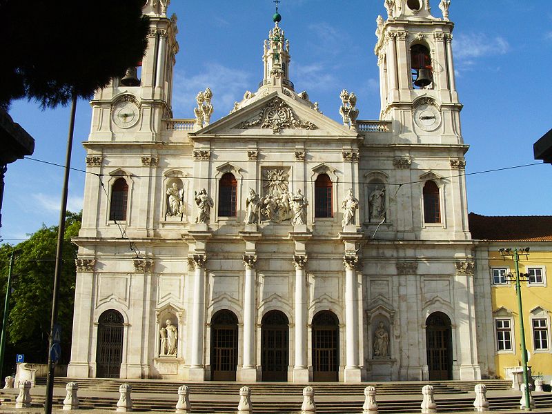 https://upload.wikimedia.org/wikipedia/commons/thumb/1/16/Basilica_estrela_1.jpg/800px-Basilica_estrela_1.jpg