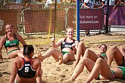 Deutsch: Beachhandball bei den Olympischen Jugendspielen 2018 in Buenos Aires; Tag 7, 13. Oktober 2018; Mädchen, Spiel um Platz Drei – Ungarn-Niederlande 2:0 English: Beach handball at the 2018 Summer Youth Olympics in Buenos Aires at 13 October 2018 – Girls Bronze Medal Match – Hungary-Netherlands 2:0 Español: Handball de playa en los Juegos Olimpicos de la Juventud Buenos Aires 2018 en 13 de octubre de 2018 – Partido por la medalla de bronce femenino - Hungría-Países Bajos 2:0