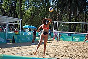 Deutsch: Beachvolleyball bei den Olympischen Jugendspielen 2018; Tag 8, 14. Oktober 2018; Mädchen, Achtelfinale – Bolivien-Puerto Rico 0:2 (18–21/18–21 ) English: Beach volleyball at the 2018 Summer Youth Olympics at 14 October 2018 – Girls Round of 16 – Bolivia-Puerto Rico 0:2 (18–21/18–21 )