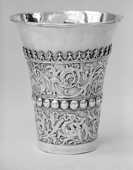 File:Beaker on stand MET 166033.jpg