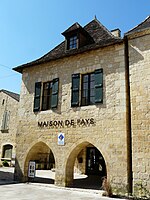 Beaumont-du-Périgord pl J-Moulin 16.JPG