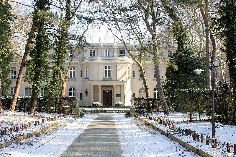 File:Berlin-Wannsee, das Haus der Wannseekonferenz-1.JPG