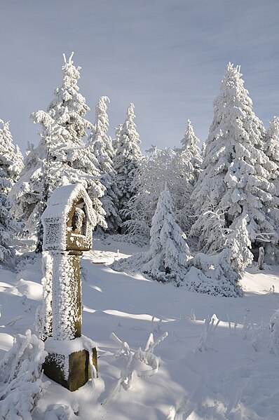 File:Boží-muka-Černá-hora-Krkonoše2010.jpg