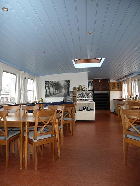 File:Botel in Amsterdam P1070936.JPG