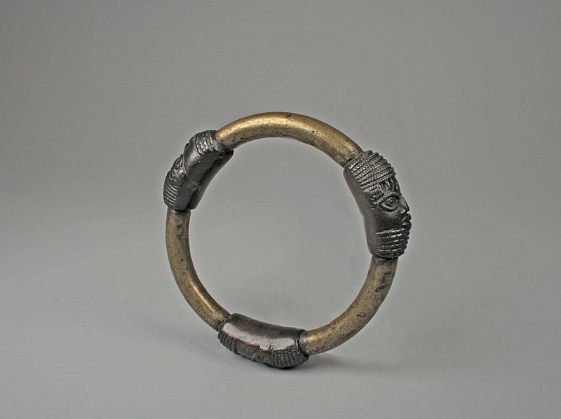 File:Bracelet- Three Heads MET 1991.17.82.jpeg