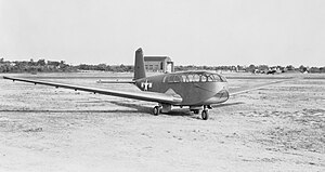 Bristol XLRQ-1 kluzák vpředu 1943.jpg