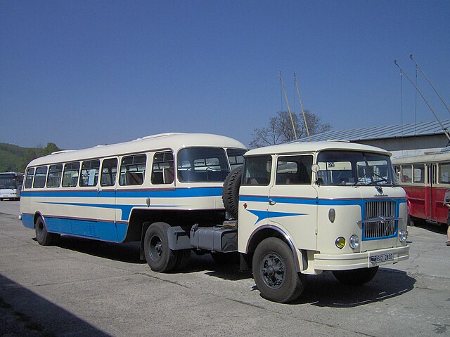 File:Brno, Řečkovice, autobus Ikarus 280 III.JPG - Wikimedia Commons