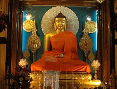 Buddha's statue at Bodh Gaya's temple