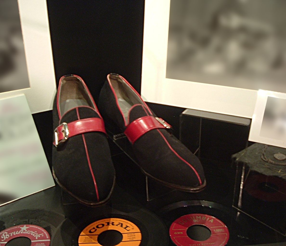 File:Buddy's Shoes, Buddy Holly Center, Lubbock, TX.jpg - Wikimedia Commons