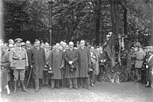 Unveiling of the first Commemorative Plaque at the scene of the crime in June 1929. Former chancellor Joseph Wirth and Defence Minister Wilhelm Groener in the first row