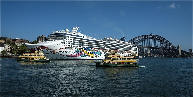 File:Busy Sydney Harbour-2 (24499540477).jpg