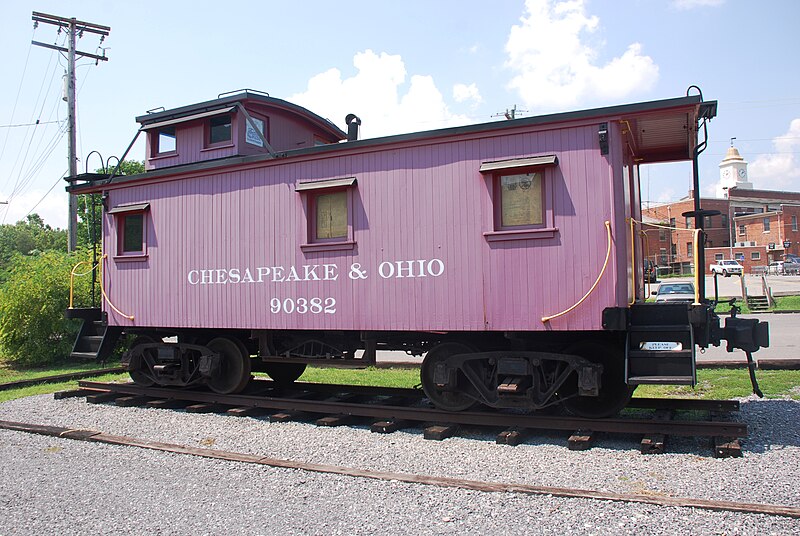 File:C&O Railway Heritage Center - C&O Caboose 90382 - 1.jpg