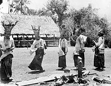 Priests perform a ritual in the Bora te Biromaru kampong