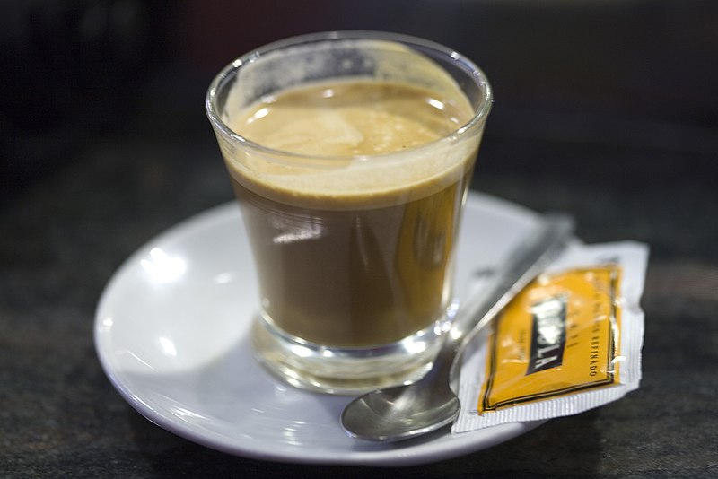 800px-Caf%C3%A9Cortado%28Tallat%29.jpg