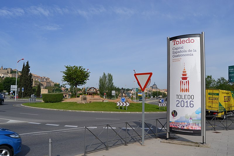 File:Callejeando por Toledo (27010405751).jpg