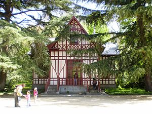 Campo del moro chalet de la reina.jpg