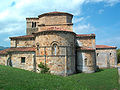 Col·legiata de Santa Cruz de Castañeda, façana oriental.