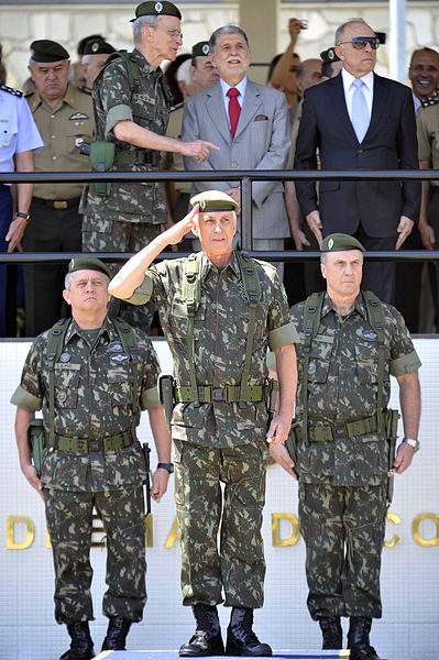 File:Cerimônia de posse do general Vilela no Comando de Operações Terrestres (Coter). (7945372020).jpg