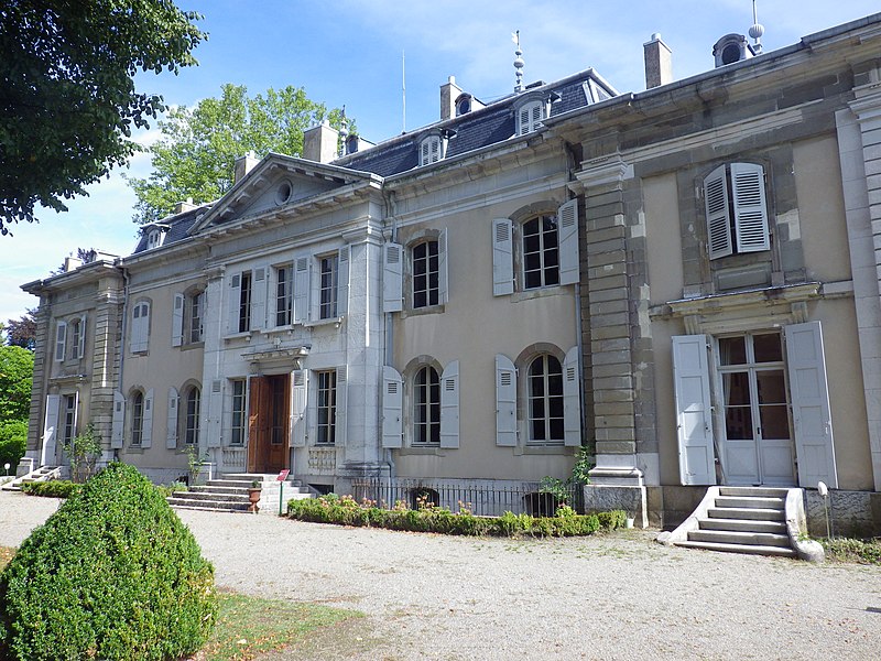 File:ChateauVoltaireJardin.JPG