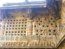 Two styles of light screens used in Kesava temple: geometric artwork (left) and Puranic stories artwork. Chennakeshava temple Belur 265.jpg