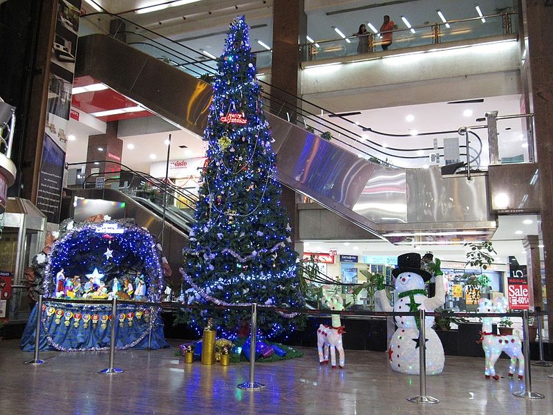 File:Christmas-tree-at-spencer-plaza-chennai.jpg