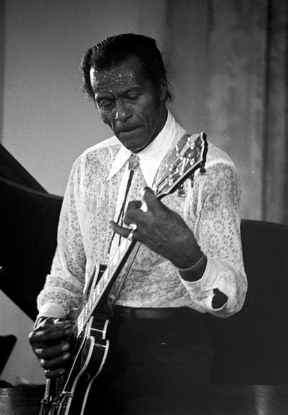 The guitar solo on Chuck Berry's 1955 single "Maybellene" features "warm" overtone distortion produced by an inexpensive valve (tube) amplifier.