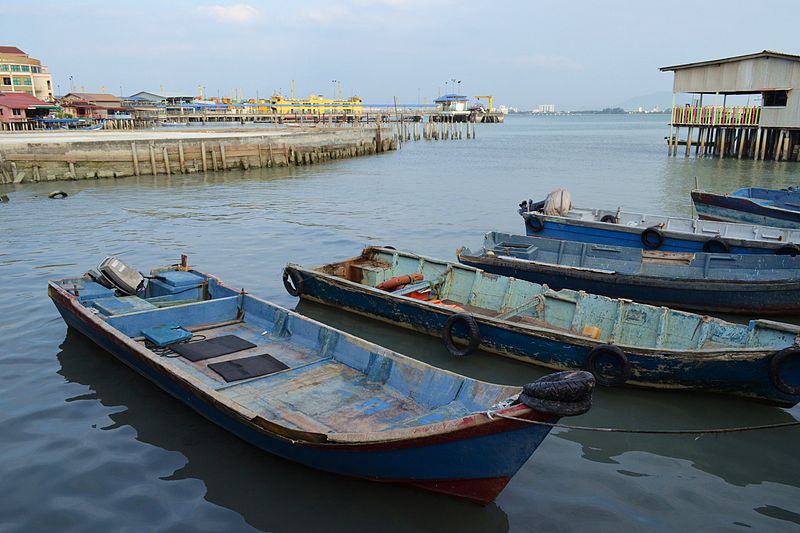 File:Cmglee Penang Chew Jetty view.jpg