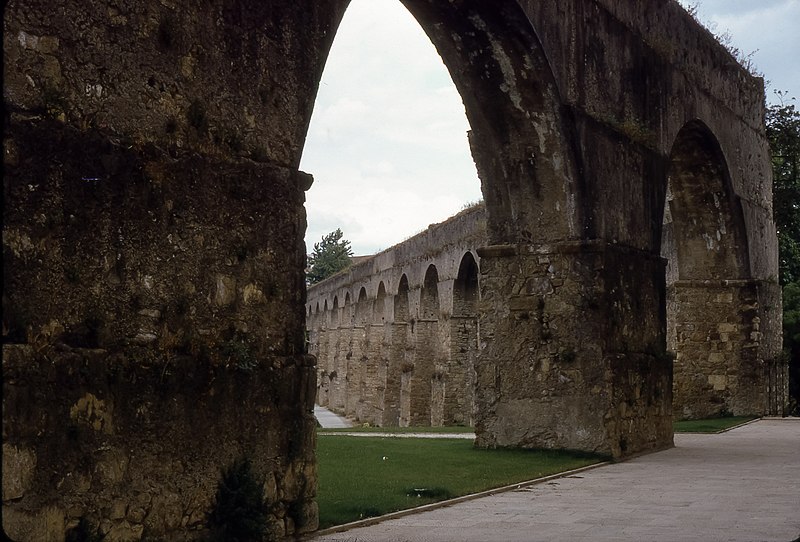 File:Coimbra-Aqueduc romain-1967 07 30.jpg