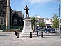 Statua del colonnello Saunderson, Market Street, Portadown.  - geograph.org.uk - 571068.jpg