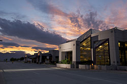 Budynek terminalu lotniska w Colorado Springs.jpg
