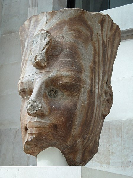 File:Colossal quartzite head of Amenhotep III, British Museum EA7.jpg