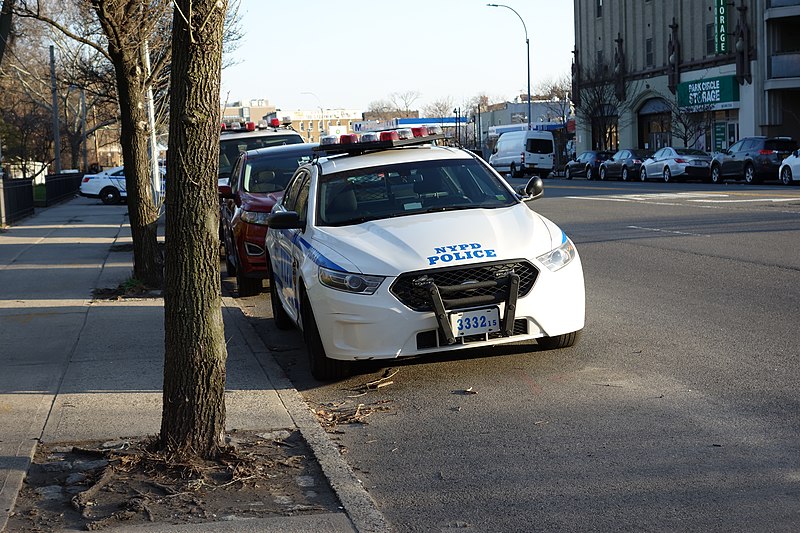 File:Coney Is Av Caton Pl td (2018-04-18) 04 - NYPD Brooklyn South.jpg