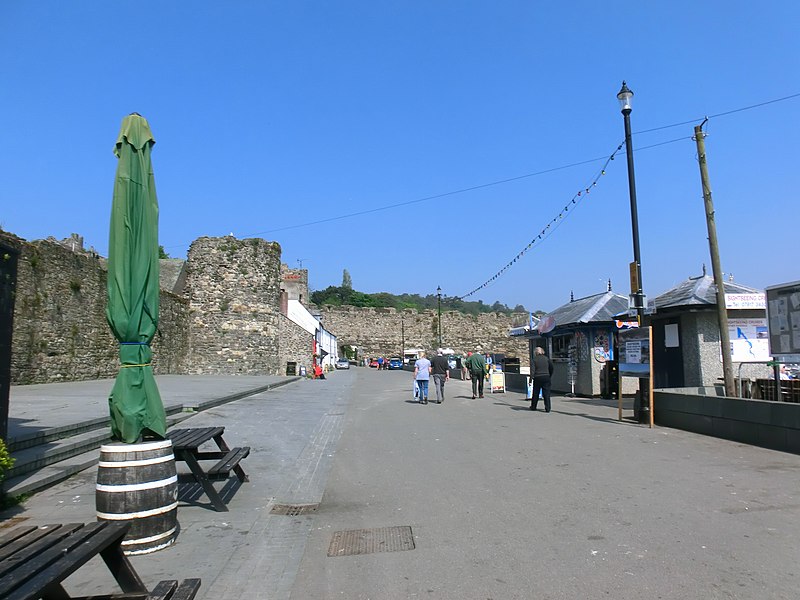 File:Conwy Footpath - panoramio.jpg