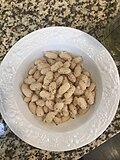 Thumbnail for File:Cooked sorana beans with olive oil and pepper 1.jpg