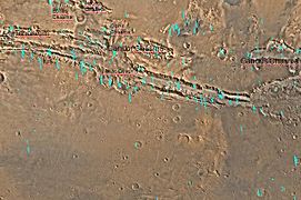 Карта квадрангла Coprates, що демонструє деталі Valles Marineris, найбільшої системи каньйонів у Сонячній системі. Деякі каньйони могли колись бути наповненими водою.