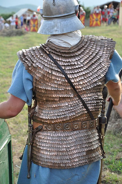 File:Cricau Festival 2013 - Lorica squamata - 2.jpg