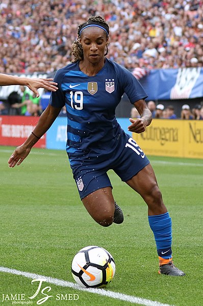 File:Crystal Dunn (43249590182).jpg