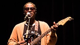 Curtis Harding 05 (25068105530) .jpg