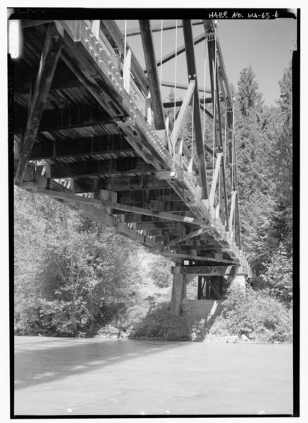 File:DETAIL VIEW OF LOWER CHORD AND BELOW DECK BRACING - Cispus Valley Bridge, Spanning Cispus River at Forest Service Road 2306, Randle, Lewis County, WA HAER WASH,21-RAND,2-6.tif