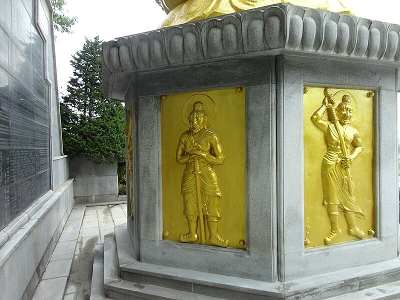 File:Daeseungwon (pilar).jpg