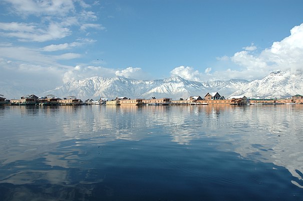 Dal Lake in winter