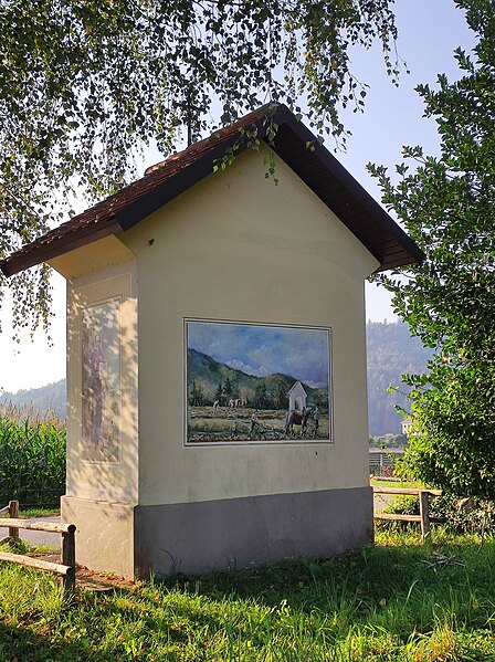 File:Dobrova, Mother of God chapel shrine 05.jpg