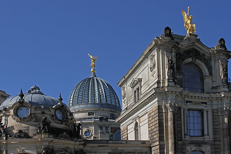File:Dresden-2174-Bruehlsche Terrasse-Kunstakademie-2015-gje.jpg