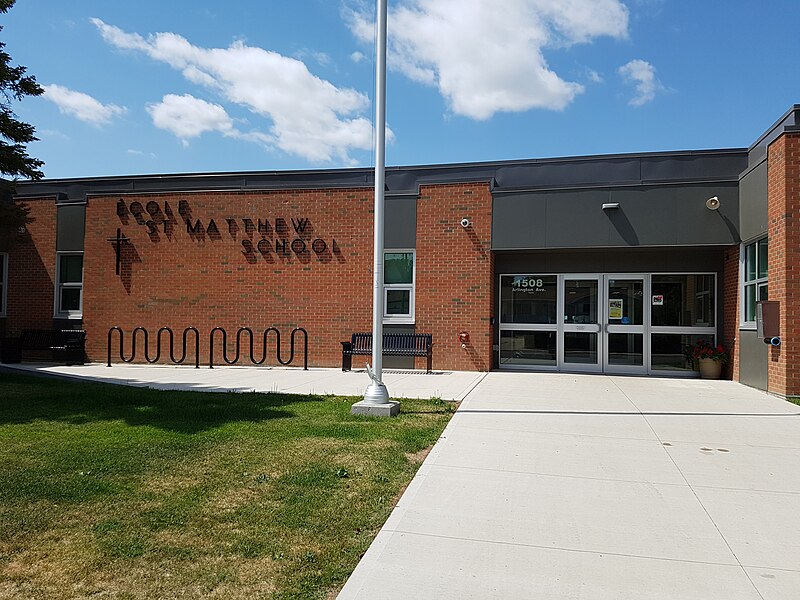 File:Ecole St Matthew School (Saskatoon).jpg