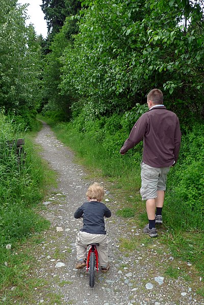 File:Eddie and Adrian going on a bear hunt (5895298715).jpg