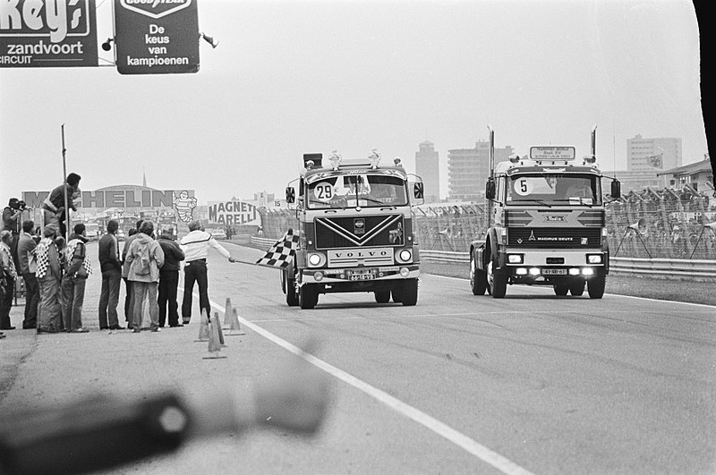 File:Eerste races met trucks op het circuit van Zandvoort om h Nederlandse kampioensc, Bestanddeelnr 931-5858.jpg